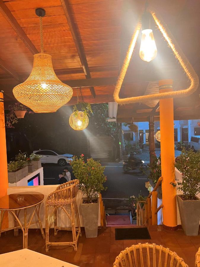 Hummus Hostel هيكادوفا المظهر الخارجي الصورة