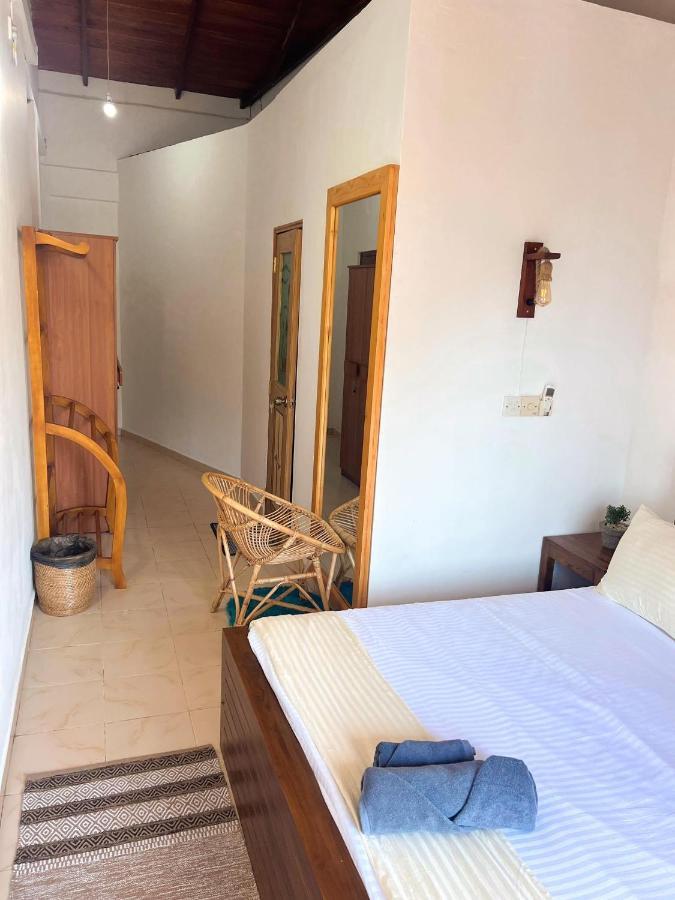 Hummus Hostel هيكادوفا المظهر الخارجي الصورة