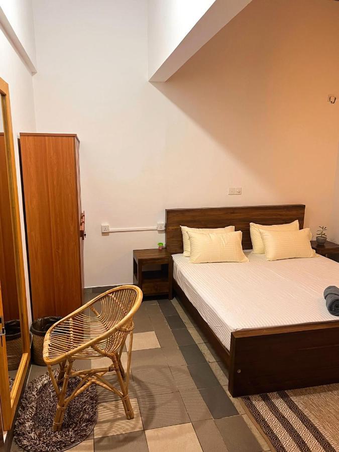 Hummus Hostel هيكادوفا المظهر الخارجي الصورة