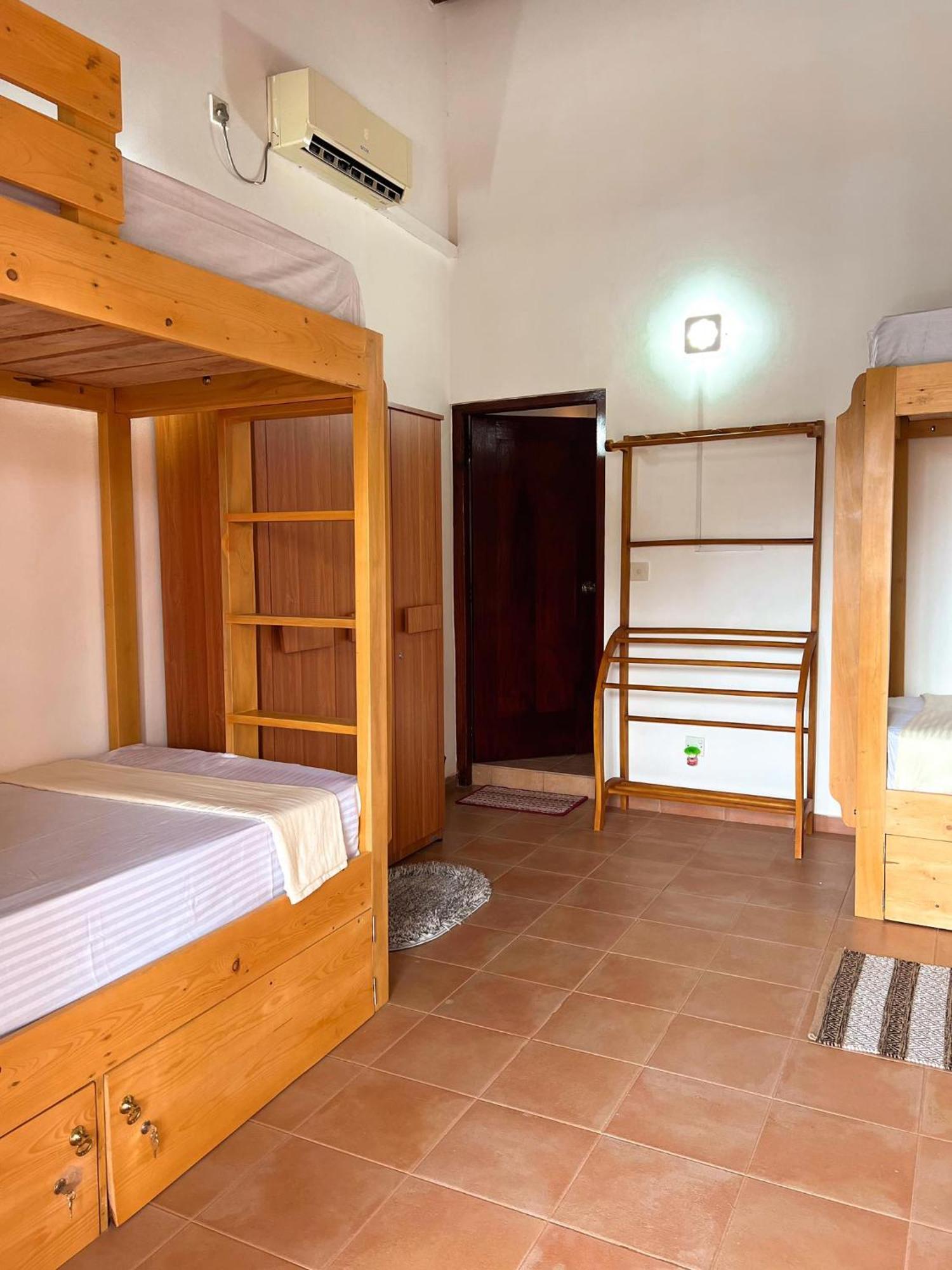 Hummus Hostel هيكادوفا المظهر الخارجي الصورة