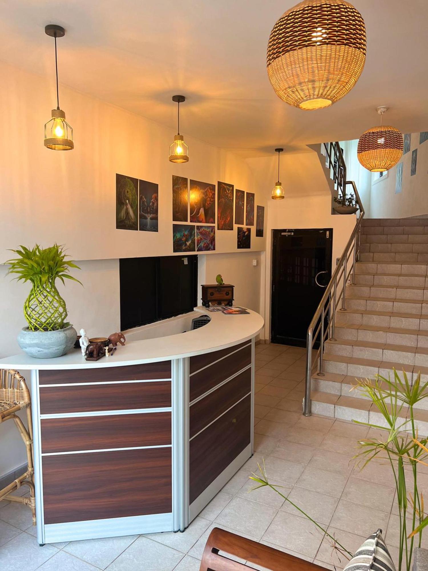 Hummus Hostel هيكادوفا المظهر الخارجي الصورة