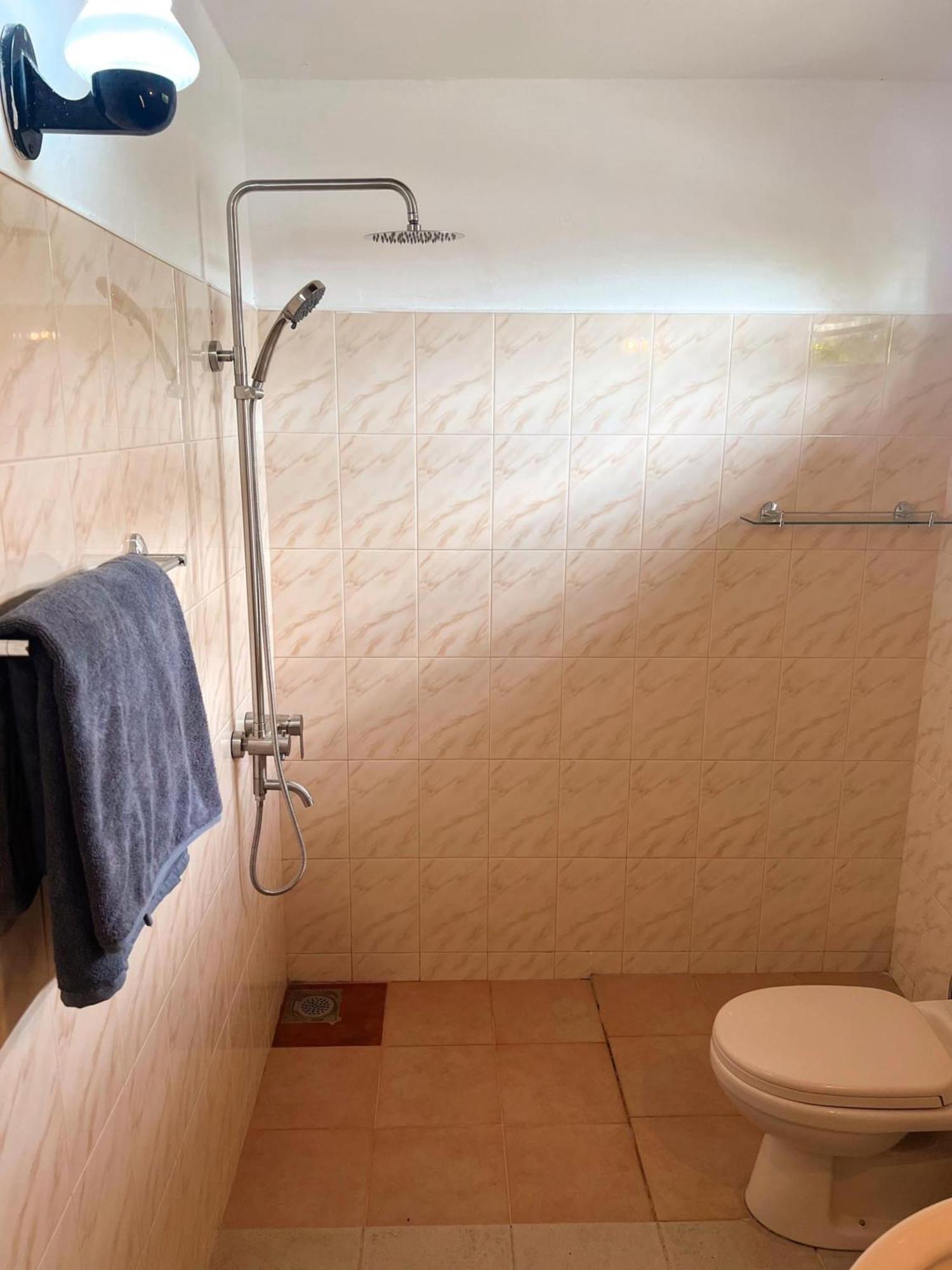 Hummus Hostel هيكادوفا المظهر الخارجي الصورة