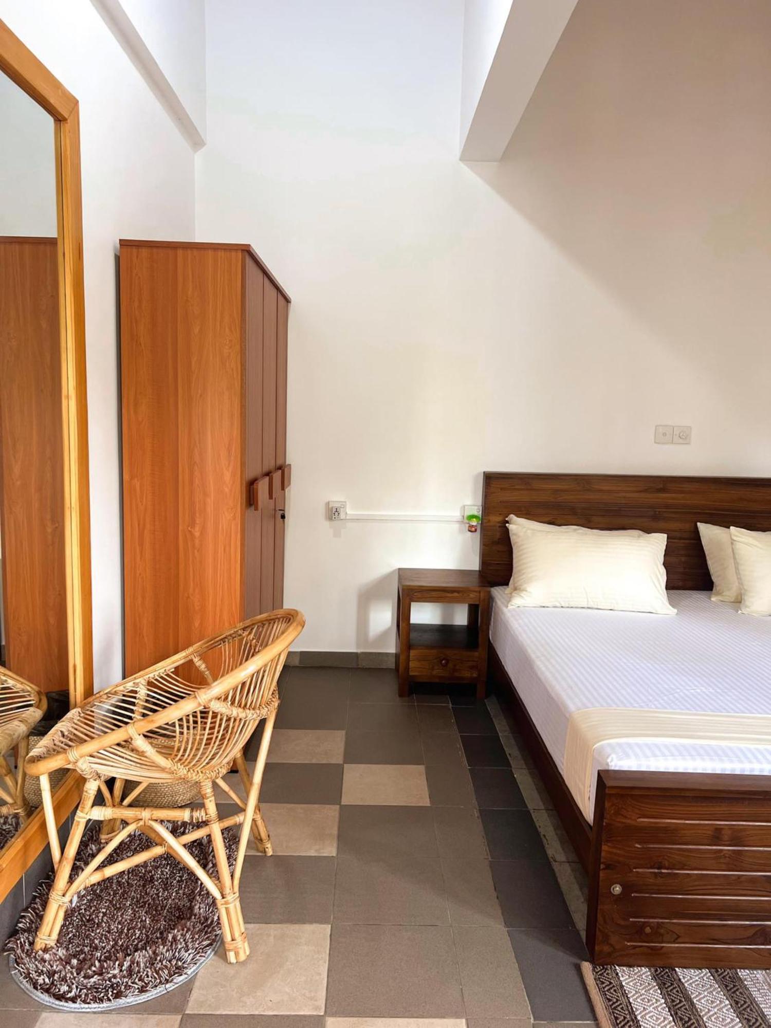 Hummus Hostel هيكادوفا المظهر الخارجي الصورة