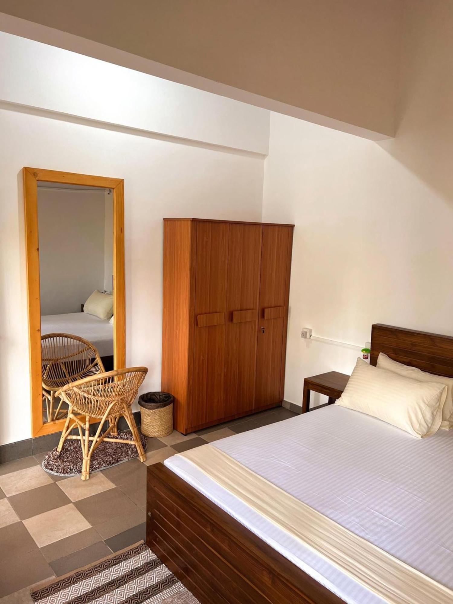 Hummus Hostel هيكادوفا المظهر الخارجي الصورة