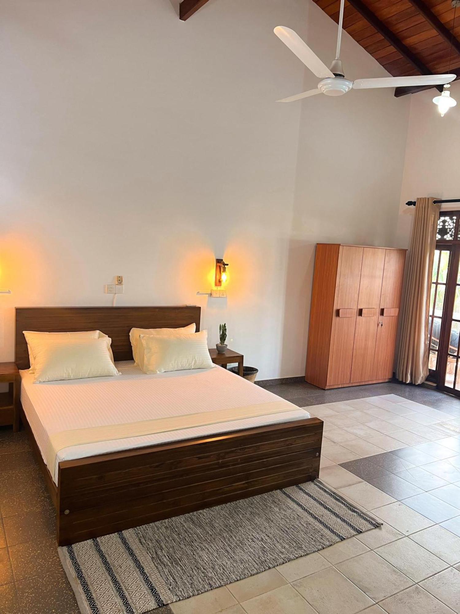 Hummus Hostel هيكادوفا المظهر الخارجي الصورة