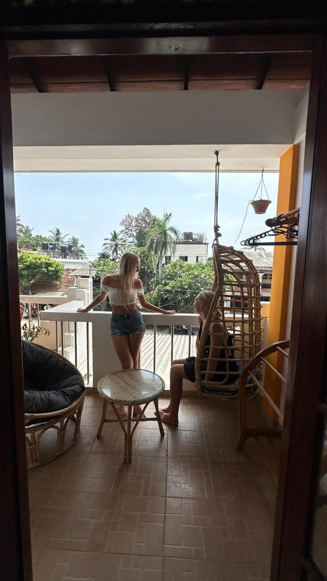 Hummus Hostel هيكادوفا المظهر الخارجي الصورة