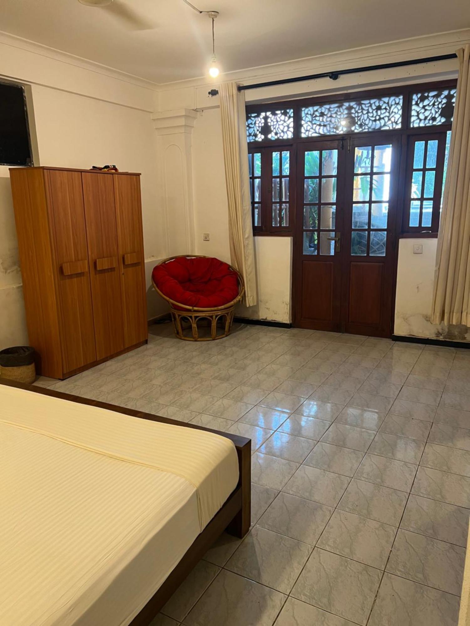 Hummus Hostel هيكادوفا المظهر الخارجي الصورة