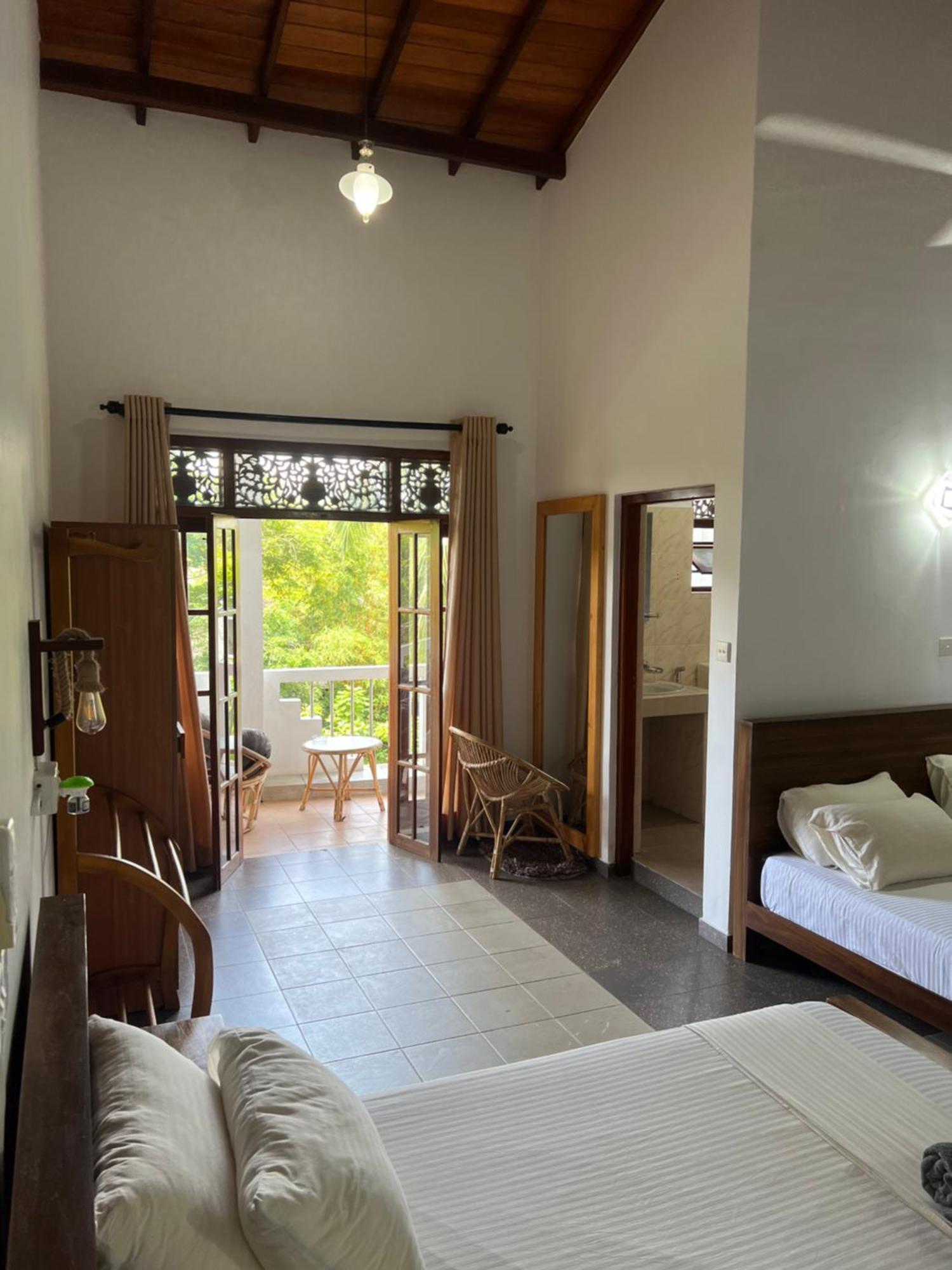 Hummus Hostel هيكادوفا المظهر الخارجي الصورة